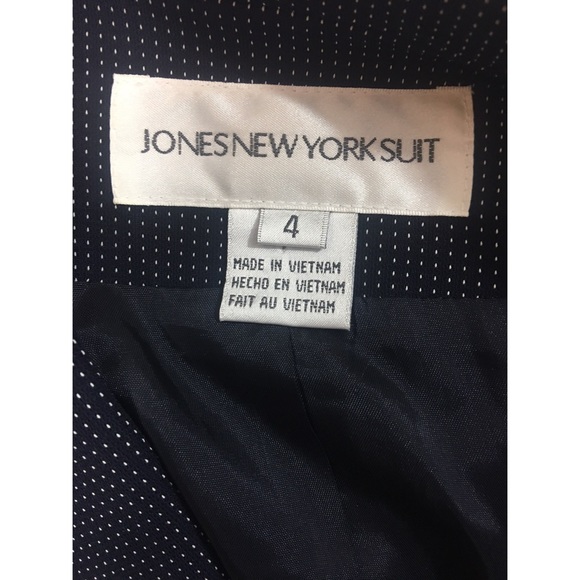 ❌SOLD❌ Jones New York Suit - Dark Blue Blazer - Picture 5 of 7